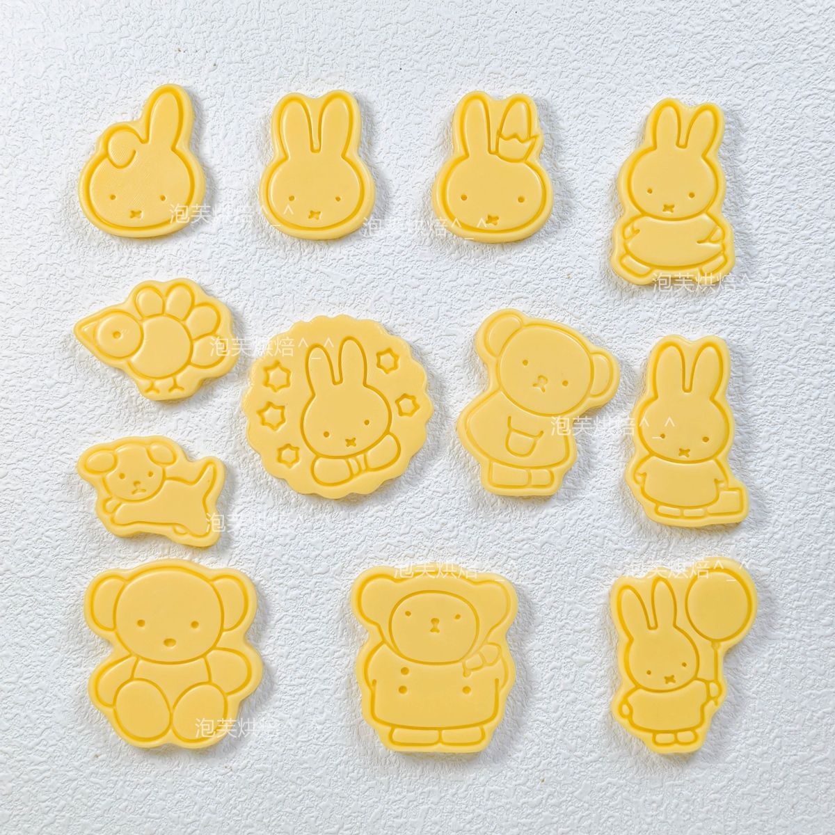 Kids Outdoor Kitchen Accessories - Cute 3D Press Cookie Mold with